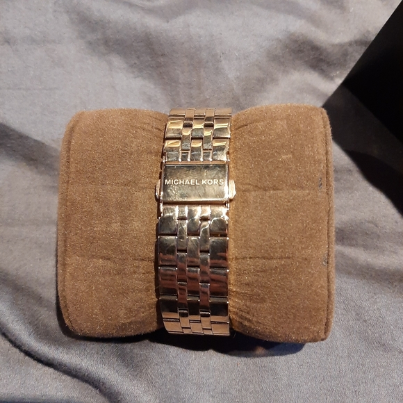 Michael Kors Rose Gold Mother of Pearl Watch - Picture 3 of 4